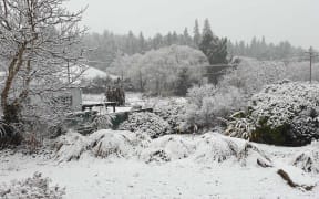 Snow in Naseby and on the road to Ranfurly (coming from Naseby to turn onto State Highway 85), taken by Yvonne Facer on 30 July 2024.