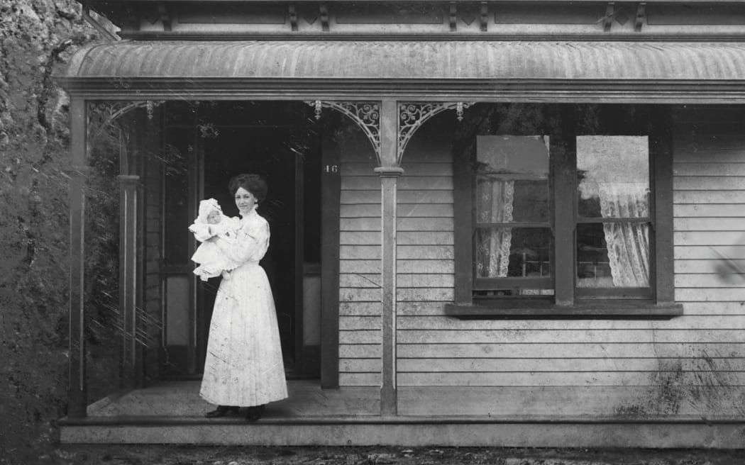 Brass Poppies a new chamber opera by Ross Harris and Vincent O'Sullivan