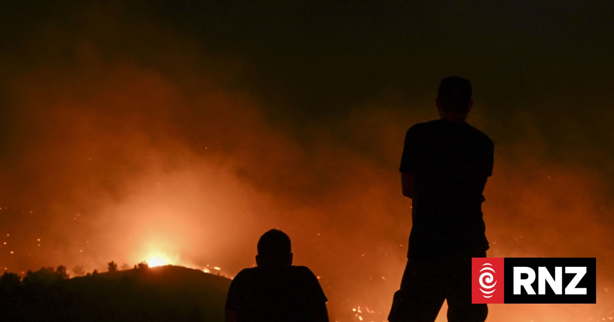 World's first year-long breach of key 1.5C warming limit | RNZ