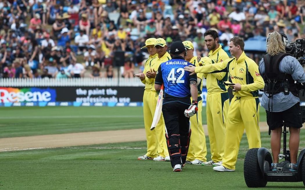 Australian players form a guard of honour for retiring Black Caps captain Brendon McCullum in his final ODI, Seddon Park, Hamilton, New Zealand. Monday 8 February 2016. Copyright photo: Andrew Cornaga / www.photosport.nz