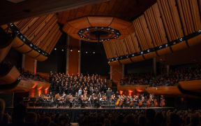 Marc Taddei conducting Orchestra Wellington and the Orpheus Choir
