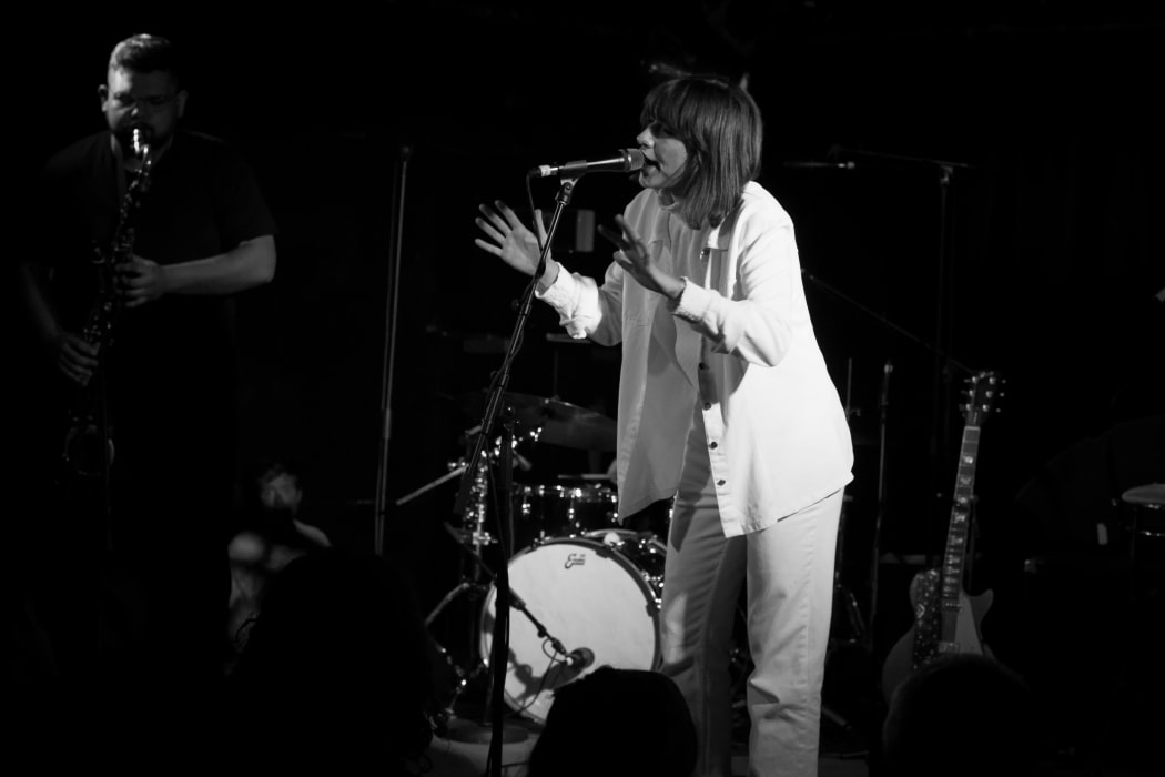 Aldous Harding live at San Fran February 2017