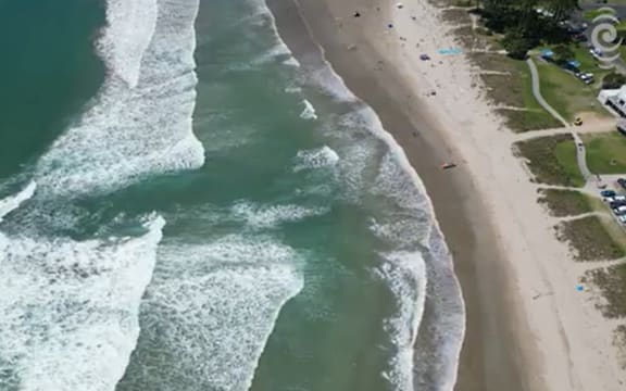 How to spot a rip tide at the beach