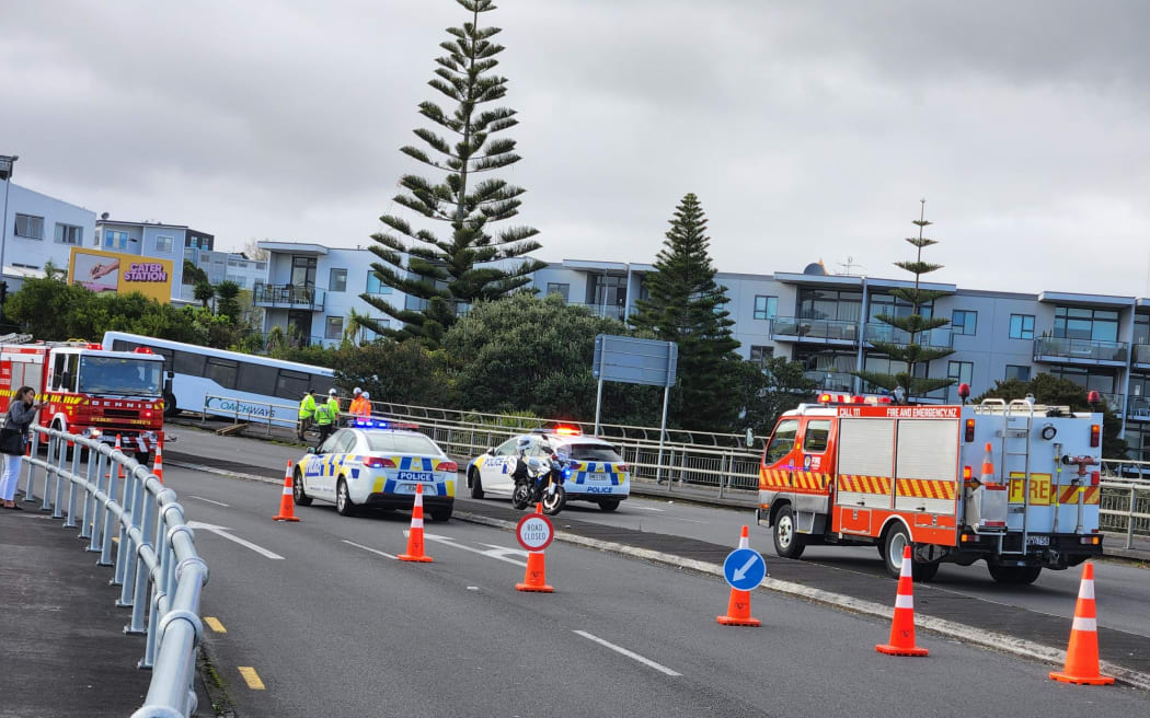 Bus crashes into barrier on Newton Road, Ponsonby, Auckland on 16 September 2022.