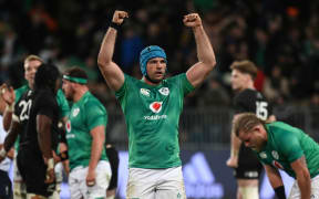 Tadhg Beirne of Ireland celebrates Ireland beating All Blacks, Dunedin 2022.