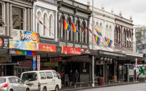 The old shopping street Karangahape features early 20th century facades and rows of shops and restaurants.