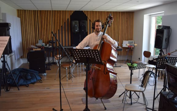 Will Cravy records 'Tectonics' in Nova-Musica Studio