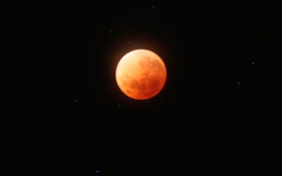 Bara Rez caught a glimpse of the moon in Hastings.