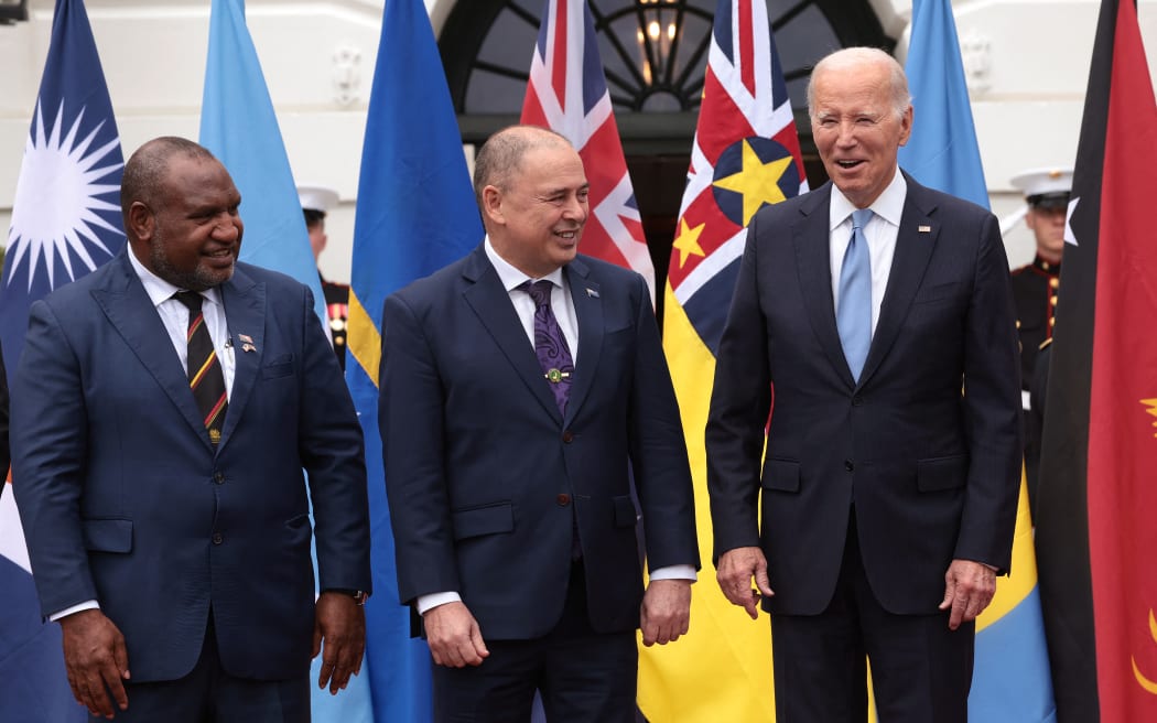 Washington, Dc - September 25: Us President Joe Biden (R) Stands With Cook Islands Prime Minister Mark Brown (C) And Papua New Guinea Prime Minister James Marpeand As They Participate In Group Photo With Other Pacific Islands Forum (Pif) Leaders As Part Of The Us-Pacific Islands Forum Summit At The White House On September 25, 2023 In Washington, Dc.  President Biden And Senior Administration Officials Met With Leaders Of The Pacific Islands To Discuss Regional Cooperation On Climate Change, Economic Growth And Regional Security.  Win Mcnamee/Getty Images/Afp (Photo By Win Mcnamee / Getty Images North America / Getty Images Via Afp)