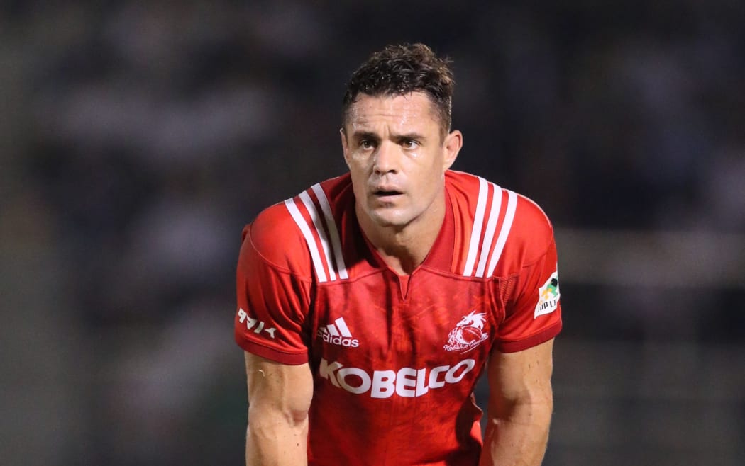 Dan Carter playing for the Kobelco Steelers in Japan