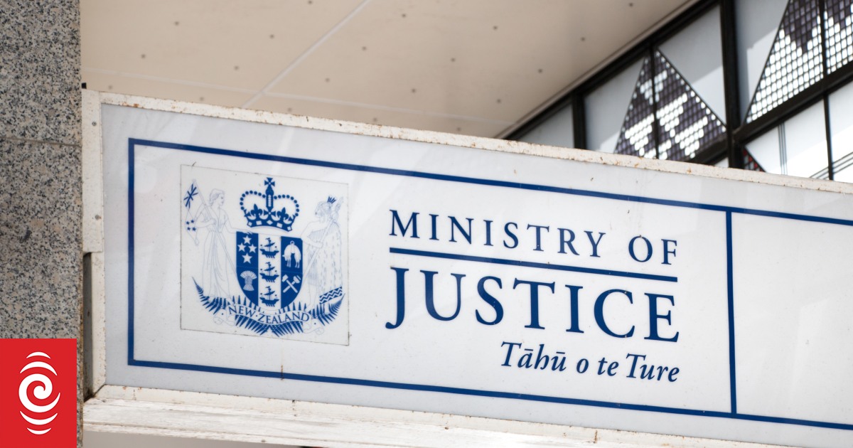 Gang patch ban 'likely' behind increase in drug possession charges, Justice Ministry CEO says