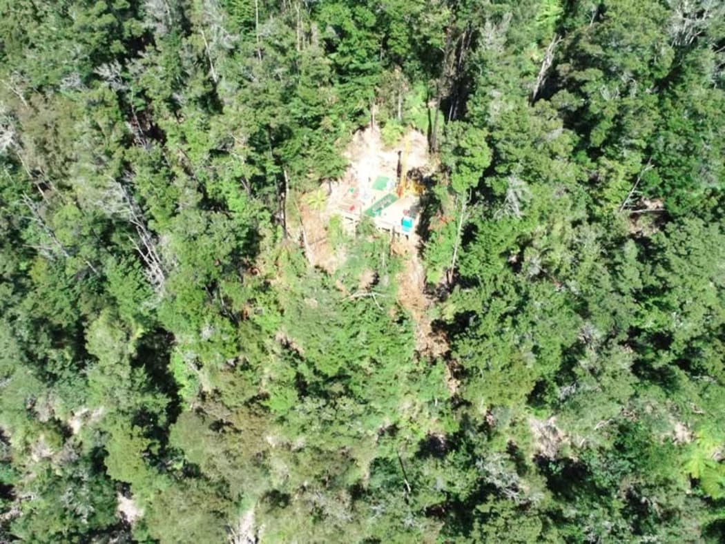 A drilling platform at Sams Creek near Tākaka in Golden Bay.