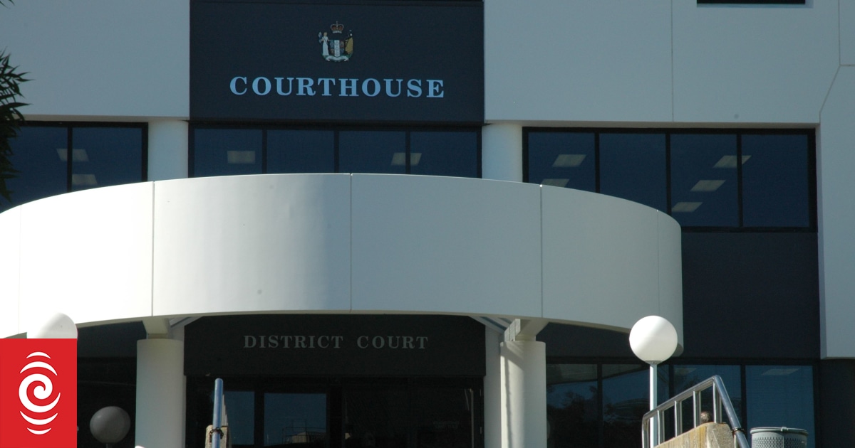 Armed robber Rawiri Walkley fires shots at member of public after stealing $20k worth of cigarettes