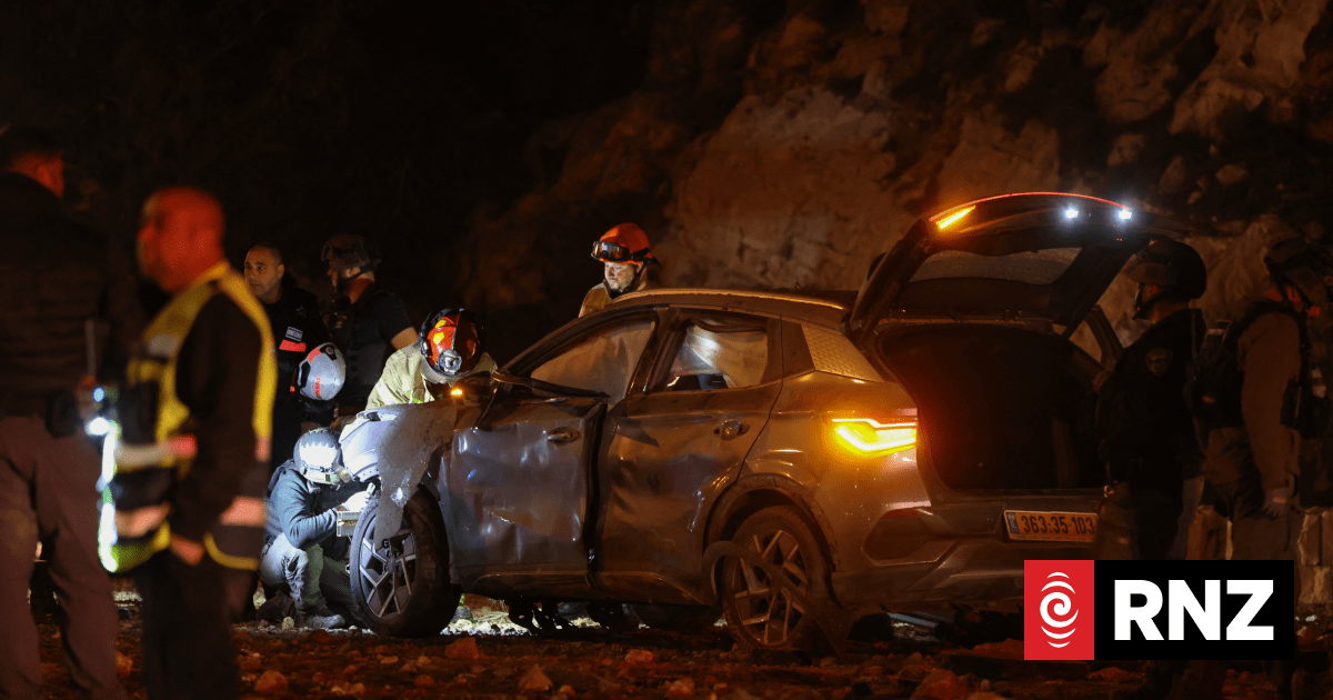 Live: US-Israeli strikes on Iran could last ‘weeks’, 48 Iranian leaders and 3 US soldiers killed  www.rnz.co.nz