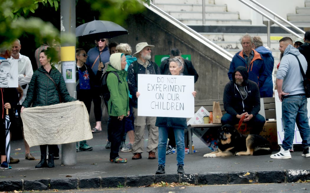 Protesters outside Starship Hospital supporting the parents of a baby who are trying to prevent his surgery because they do not want blood from any who has had the Covid-19 vaccine to be used.