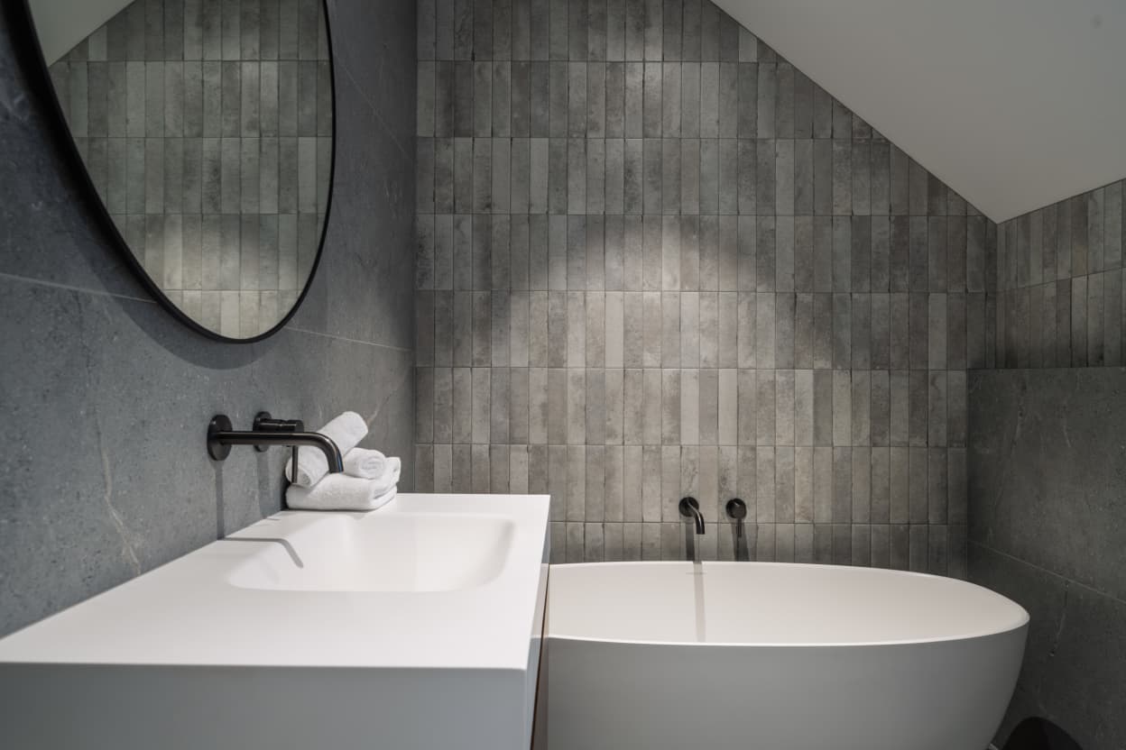 Sam Connell of Figure & Ground designed this Macandrew Lane property in Wānaka, Otago.