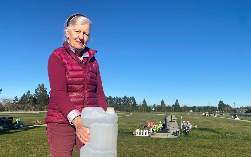 Ashburton's Lal Mulligan makes a weekly trip to the Ashburton Cemetery to fill up water containers as her private bore supply is at risk from high nitrate levels and E coli.