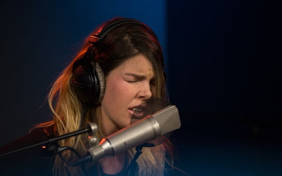 Mel Parsons live in the RNZ Auckland studios.