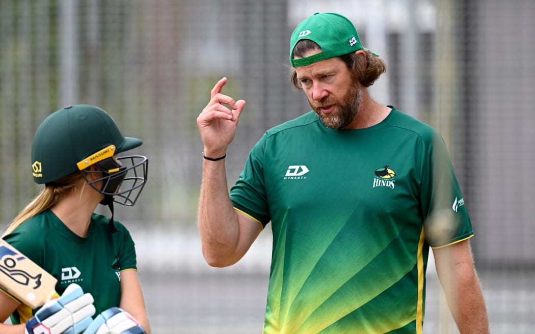 Emma McLeod of the Central Hinds speaks with head coach Jacob Oram.
Central Hinds training at Eden Park Auckland, New Zealand on Saturday 27 January 2024. Photo credit: Andrew Cornaga / www.photosport.nz