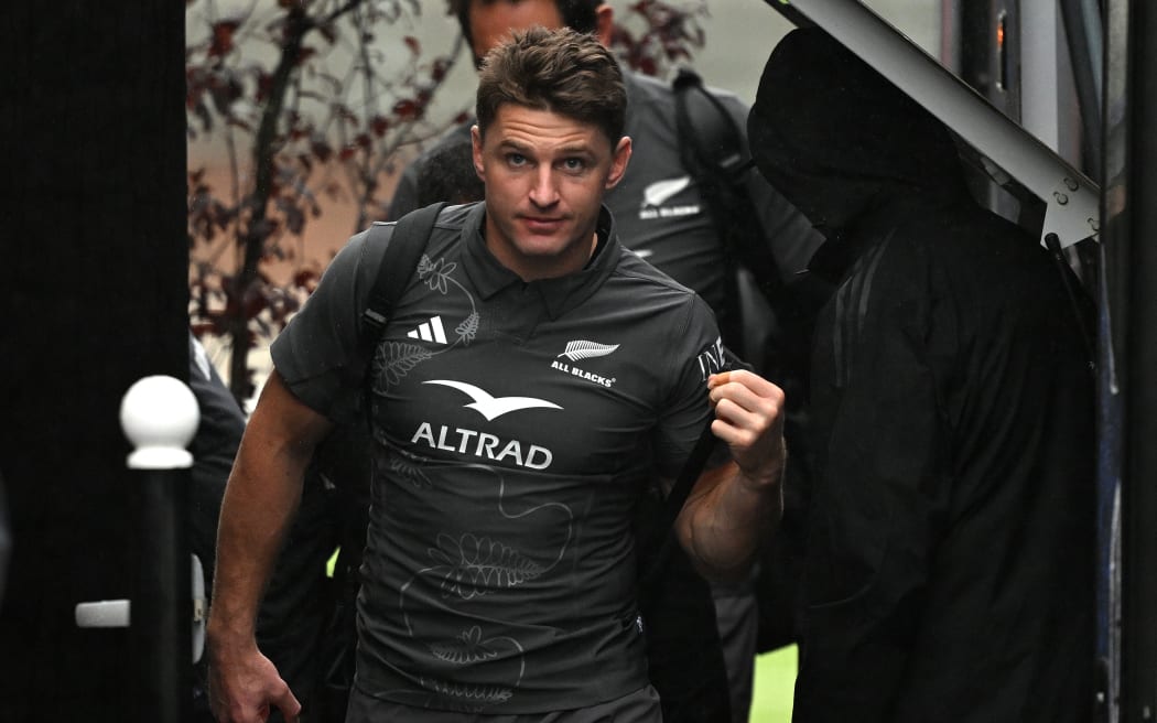 Beauden Barrett of the All Blacks arrives at Stade Omnisport Croissy