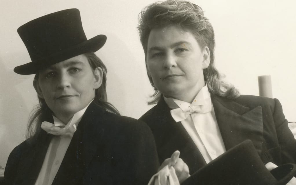 Jools and Lynda Topp