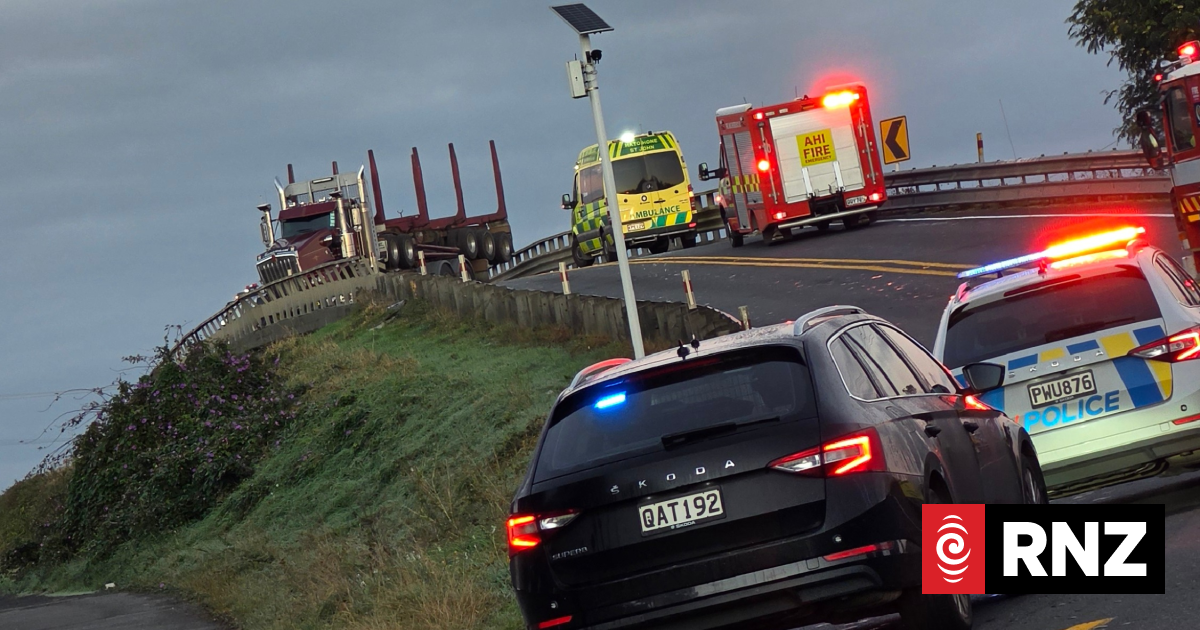 Person critical after three-vehicle crash closes State Highway 1 south of Levin
