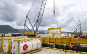 First cycle of the fuel and other pollutants recovery from HMNZS Manawanui complete.