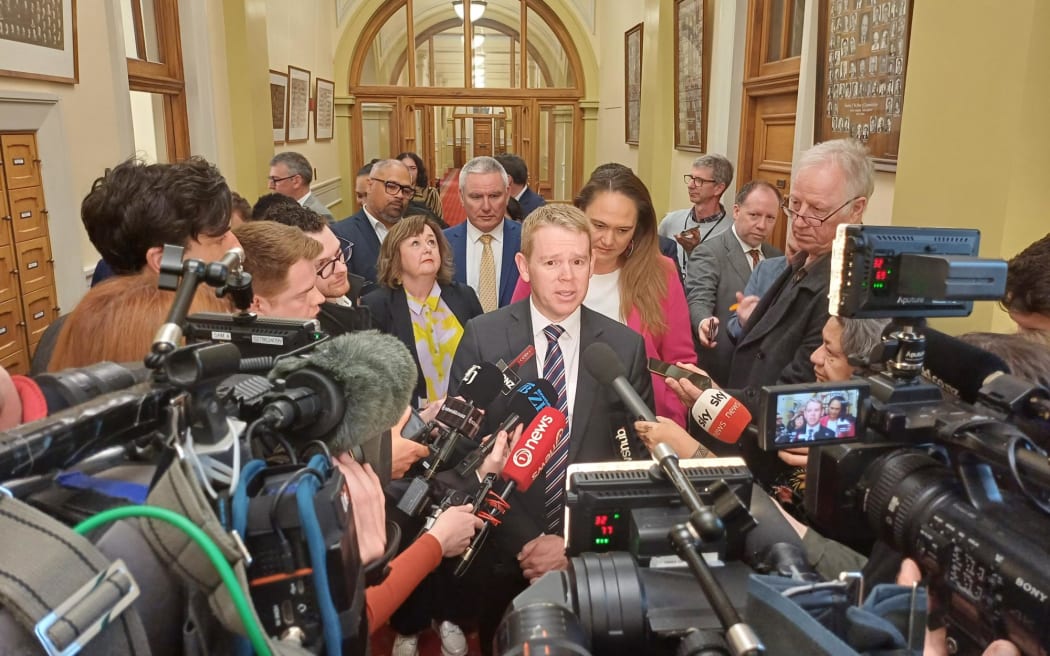 Labour leader Chris Hipkins speaks to media as he heads to his first caucus meetings on the week following the party's devastating election loss. Flanked by MPs Megan Woods, Carmel Sepuloni, Peeni Henare and Kelvin Davis. (17 September 2023)