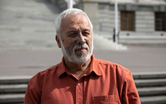 Activist Mike Smith on the forecourt of Parliament, 6 April 2023