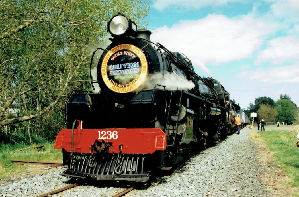 The Oblivion Express. Going West Books and Writers Festival, 2001.
