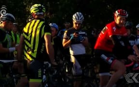 Hundreds turn out for a ride with drug cheat Lance Armstrong