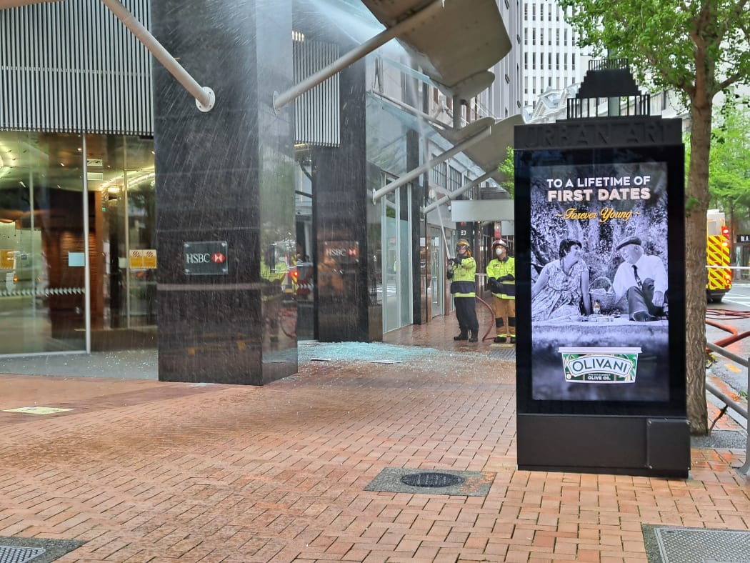 A large pane of glass fell from a window or footpath canopy in Wellington's HSBC building.