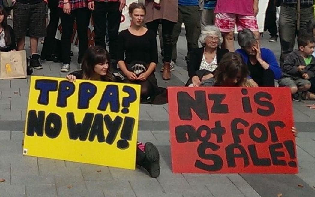 Export New Zealand wants political parties to take a bi-partisan approach to free trade.