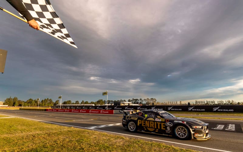 Matt Payne romps to Supercars victory at Ruapuna Raceway | RNZ