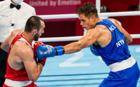 David Nyika fights Russian Muslim Gadzhimagomedov.