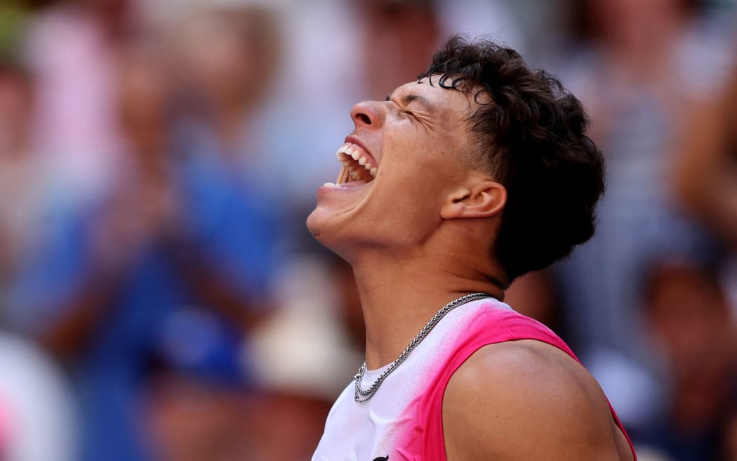 NEW YORK, NEW YORK - SEPTEMBER 03: Ben Shelton of the United States celebrates his four set victory during his match against Tommy Paul of the United States during their Men's Singles Fourth Round match on Day Seven of the 2023 US Open at the USTA Billie Jean King National Tennis Center on September 03, 2023 in the Flushing neighborhood of the Queens borough of New York City.   Clive Brunskill/Getty Images/AFP (Photo by CLIVE BRUNSKILL / GETTY IMAGES NORTH AMERICA / Getty Images via AFP)