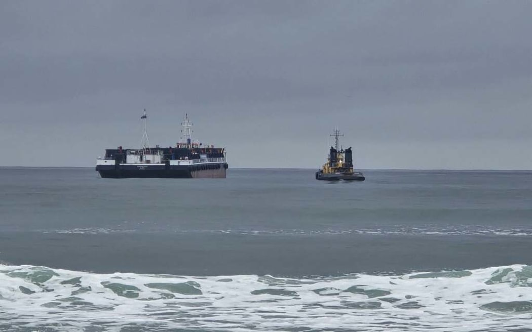 The barge Manahau.