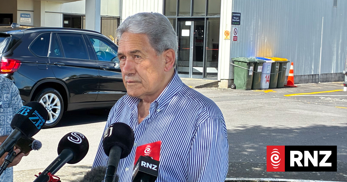 Watch: Winston Peters urges New Zealanders to leave Iran