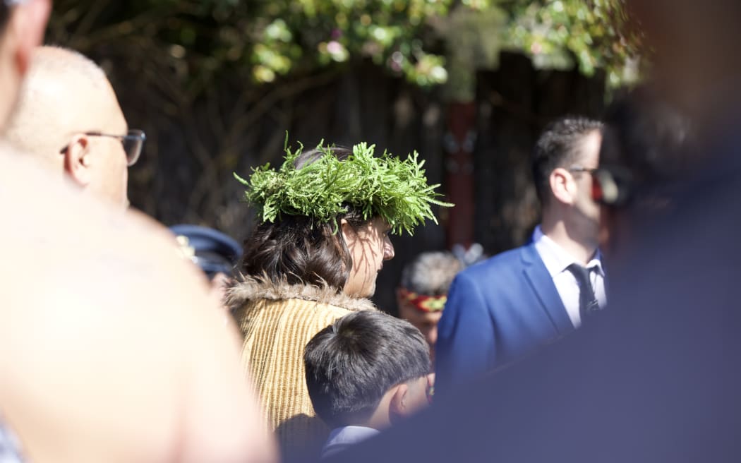 Te Arikinui Kuini Nga wai hono i te po says goodbye to her father Kiingi Tuheitia before he is taken to Taupiri Maunga.