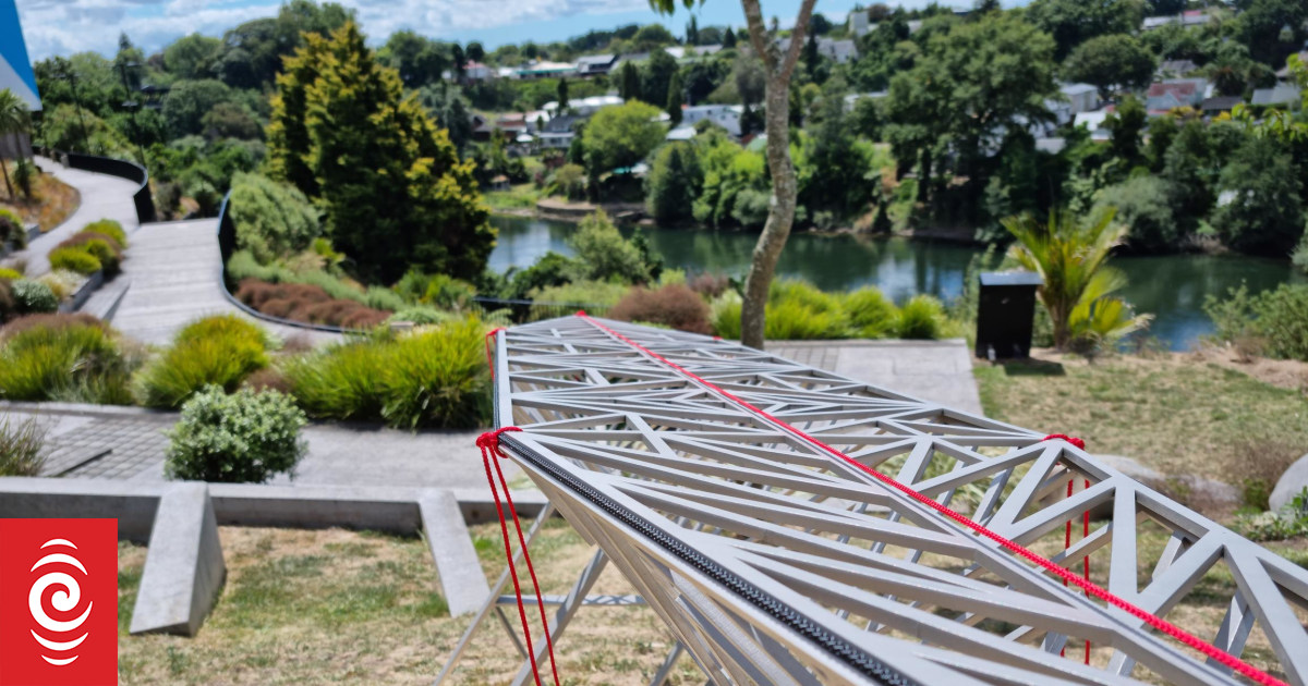 Na nowym Hamilton Trail pojawiają się tymczasowe rzeźby plenerowe