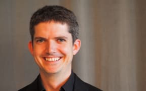 Violist Chris van der Zee
