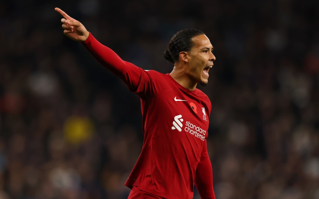 6th Novemberr 2022; Tottenham Hotspur Stadium. Tottenham, London, England; Premier  League football, Tottenham Hotspur versus Liverpool; Virgil van Dijk of Liverpool gives out instructions