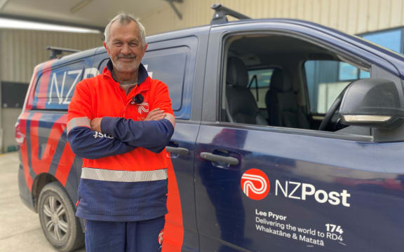 Lee Pryor is the third generation to deliver post along the Whakatāne coastline and Matatā township.