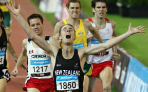 Nick Willis wins Commonwealth Games 1500m gold in Melbourne 2006.