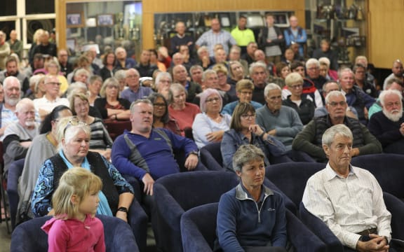 It was a busy community meeting at Springfield Golf Club on Monday night