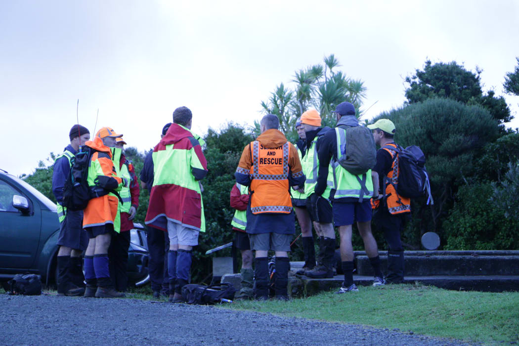 Police and volunteer search and rescue staff preparing to search for missing Auckland woman Kim Bambus.