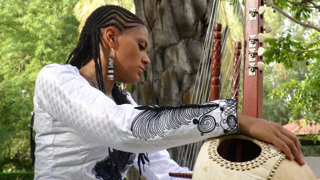 Sona Jobarteh with Kora