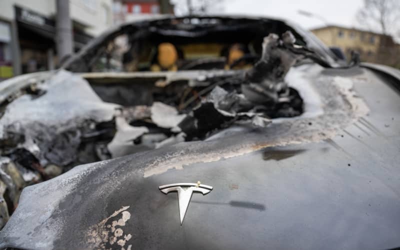 Police arrest man suspected of setting fire to Tesla vehicles at Las ...