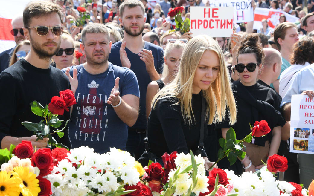 6308710 15.08.2020 Belarus opposition supporters gather near the Pushkinskaya metro station where Alexander Taraikovsky, a 34-year-old protester died on August 10, during their protest rally in central Minsk, Belarus.
