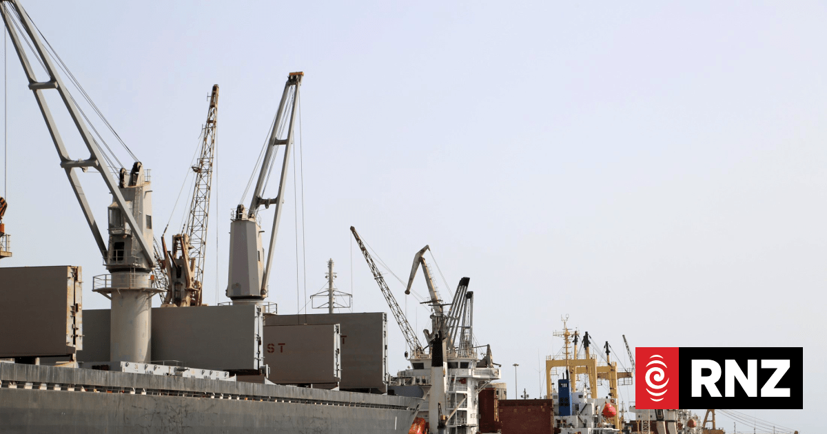 Yemen: Decaying oil tanker in Red Sea threatens disaster | RNZ News